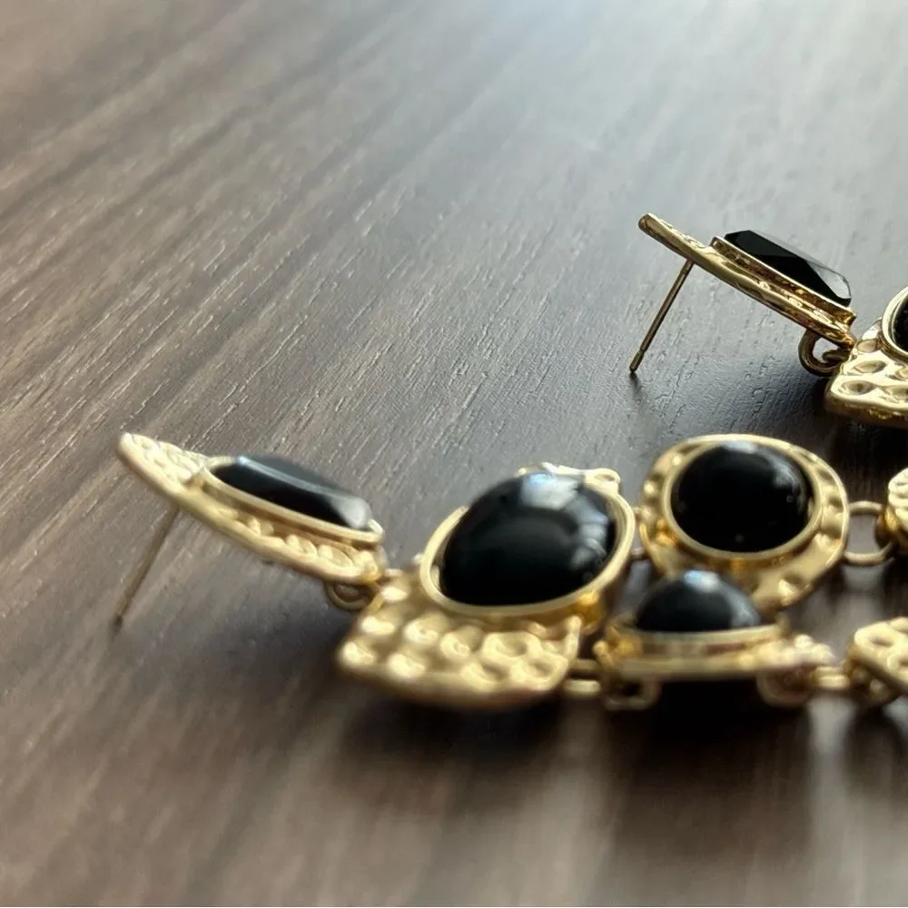Black stone Earrings Q546